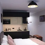 Boutique 108 - Old City, Luxury Apt. With A Garage *