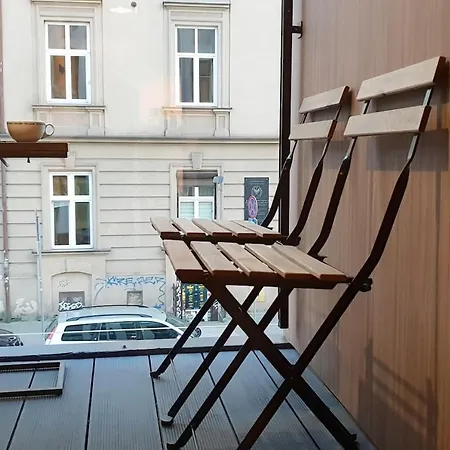 Apartment Boutique 108 - Old City, Luxury Apt. With A Garage